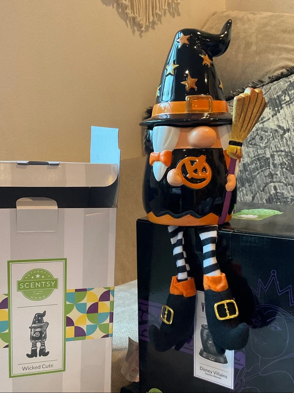 Scentsy Wicked Cute Halloween Sitting Witch Gnome Wax Warmer